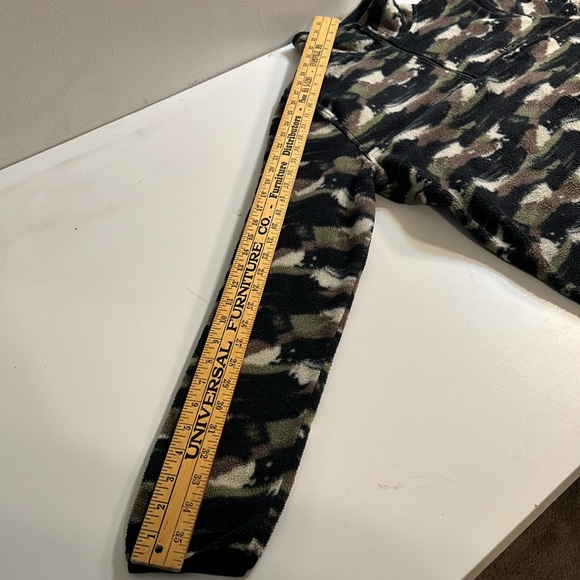 WESC 1/4 Zip Camo Fleece Pullover~UNISEX~ Men’s~Lg/Women’s~XL - Picture 9 of 10